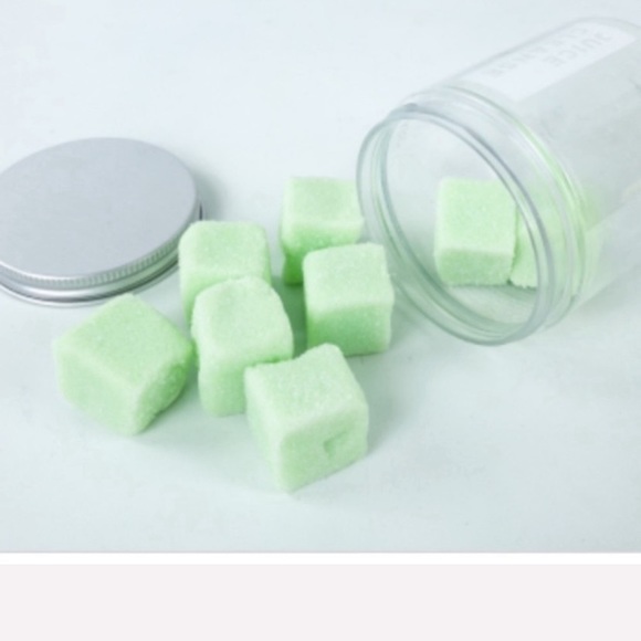 ✨ Harper and Ari Exfoliating Juice Cubes ✨ - Picture 2 of 2